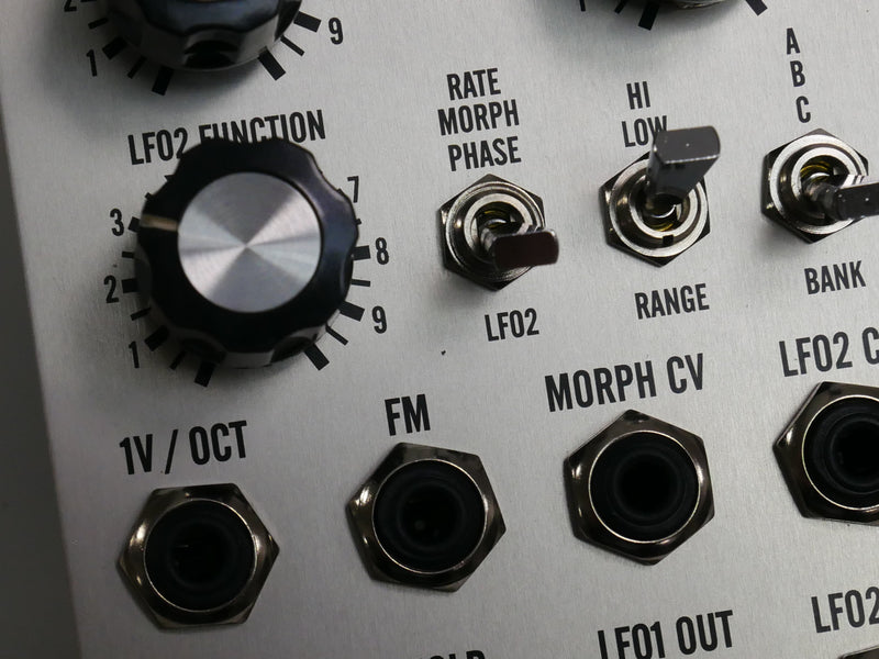 Synthesis Technology E355 DUAL MORPHING LFO (中古)