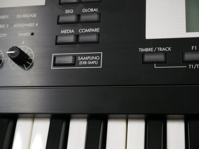 KORG TR61 (中古)