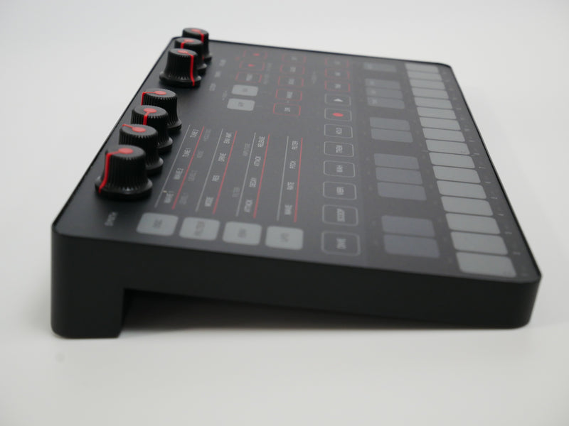 IK Multimedia UNO Synth (中古)5