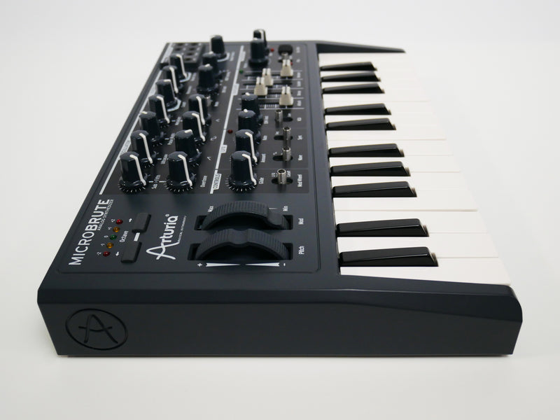 Arturia MicroBrute (中古)3