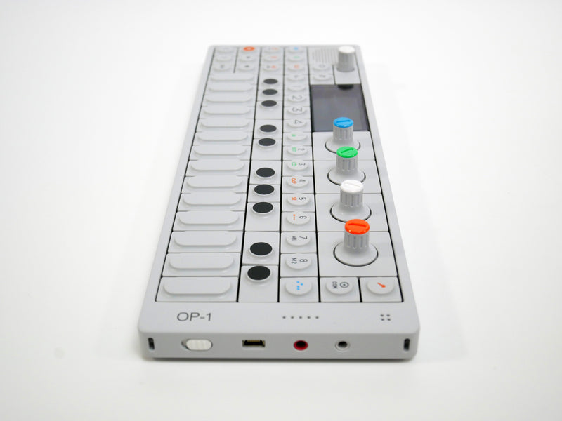 Teenage Engineering OP-1 + Case (中古)3