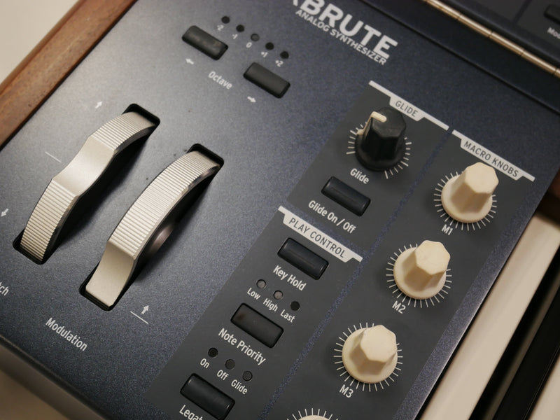 Arturia MATRIXBRUTE (中古)